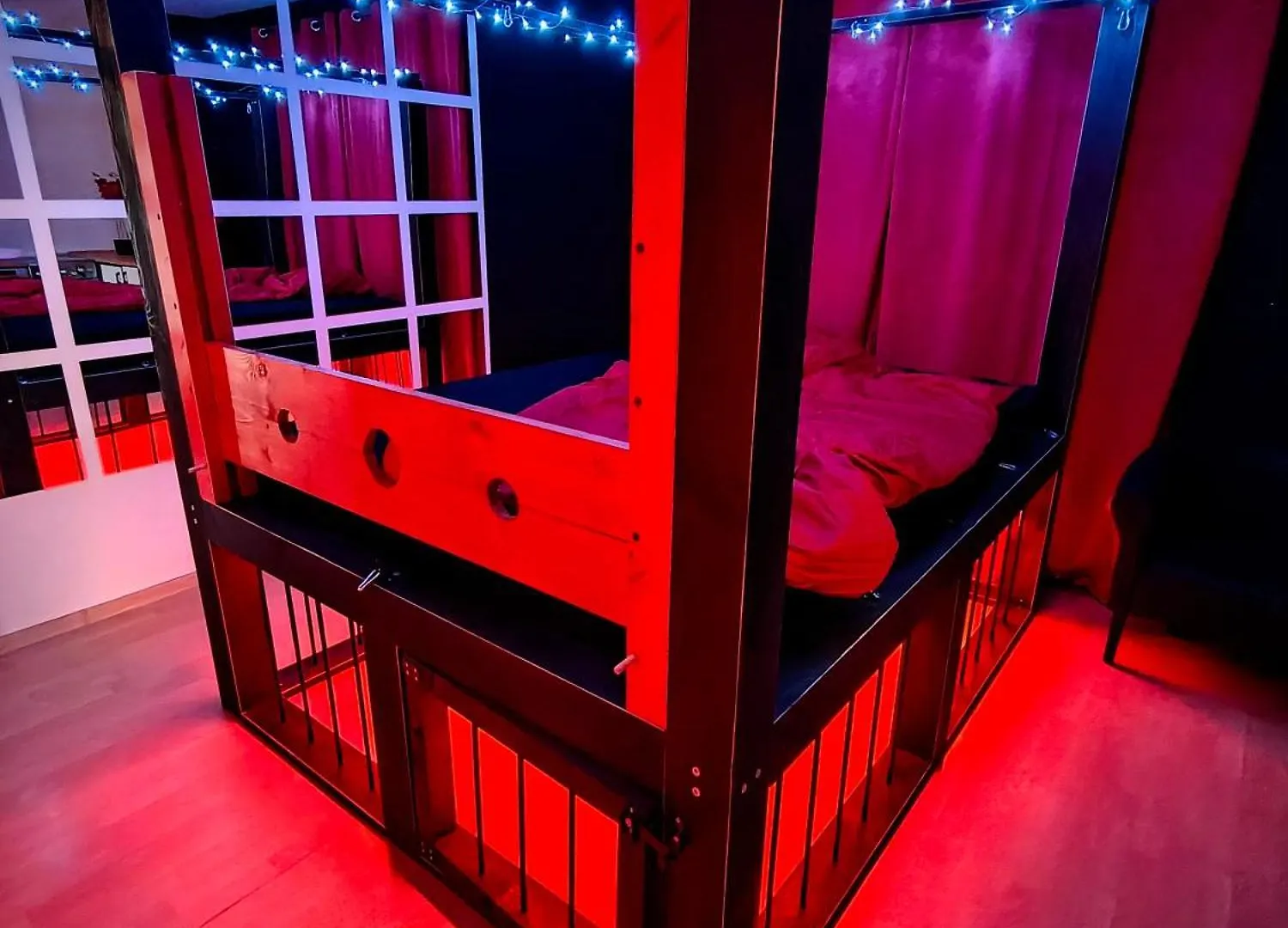 Bdsm Elysium Playsuite 크라쿠프